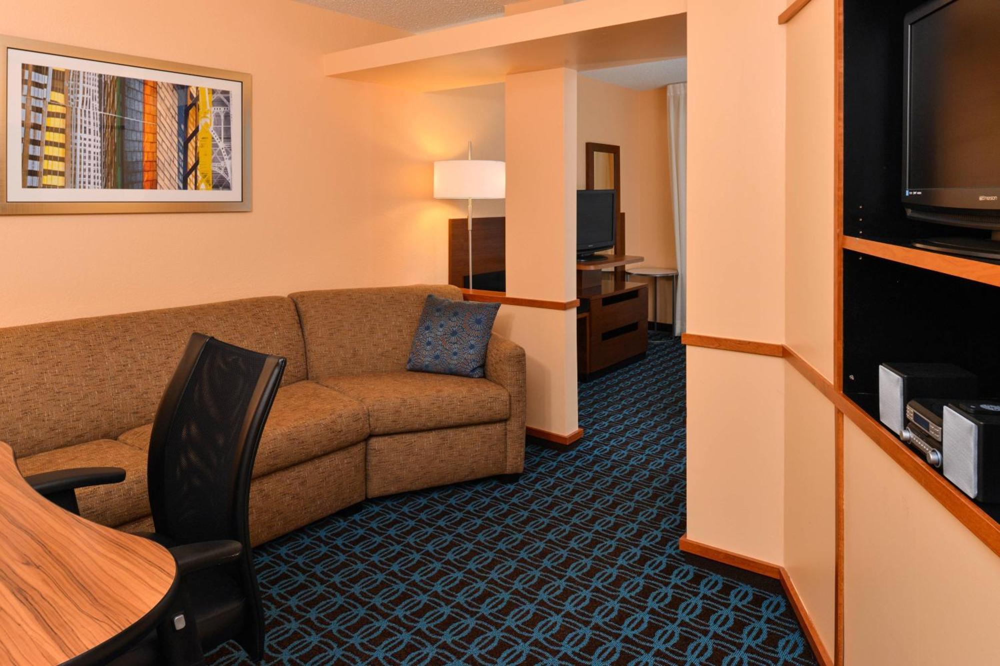 Fairfield Inn & Suites Cleveland Avon Exterior photo