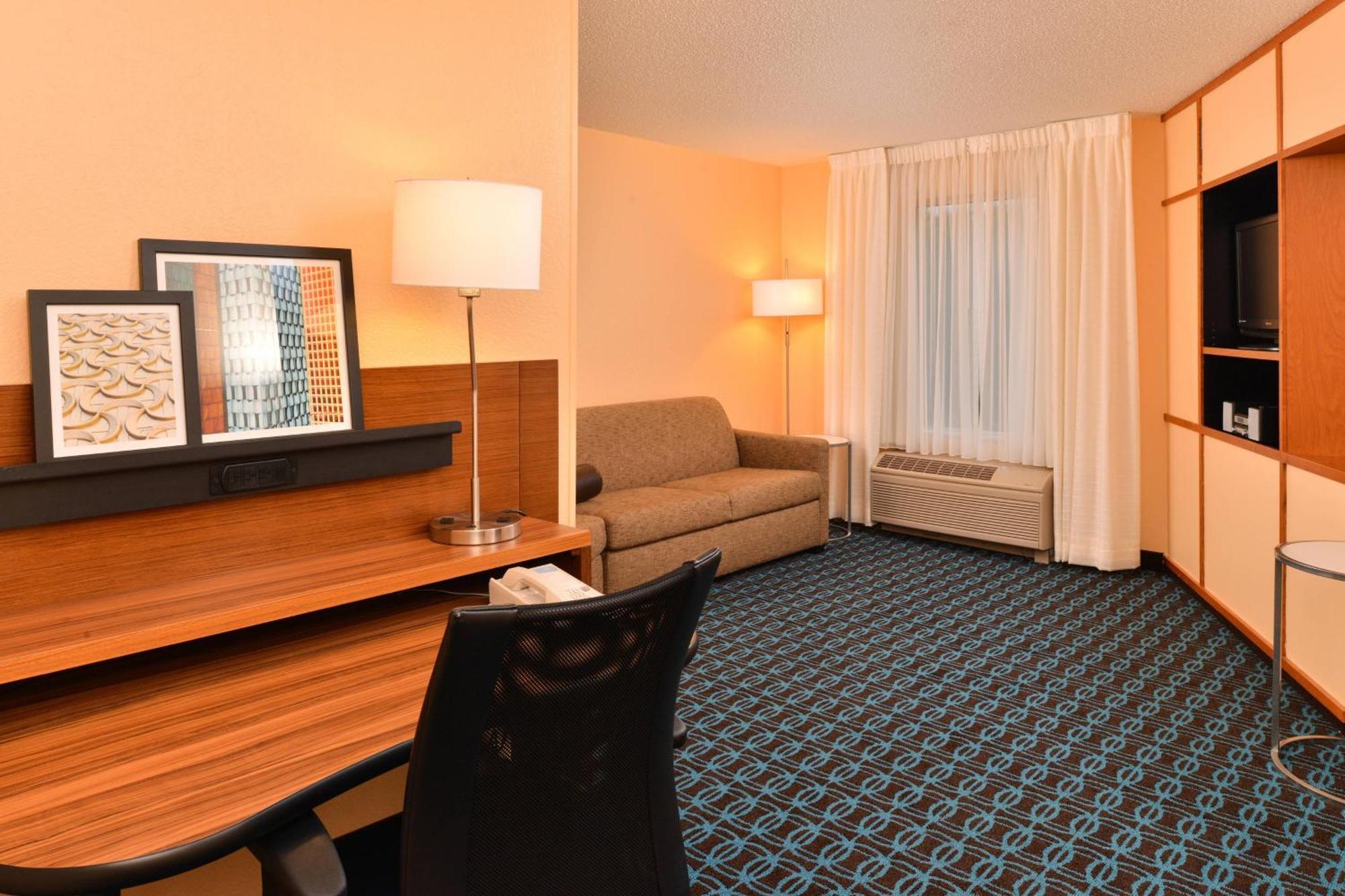 Fairfield Inn & Suites Cleveland Avon Exterior photo
