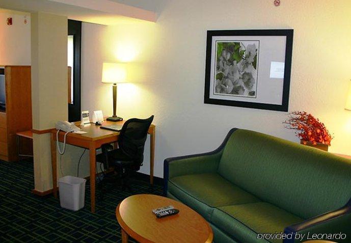 Fairfield Inn & Suites Cleveland Avon Exterior photo